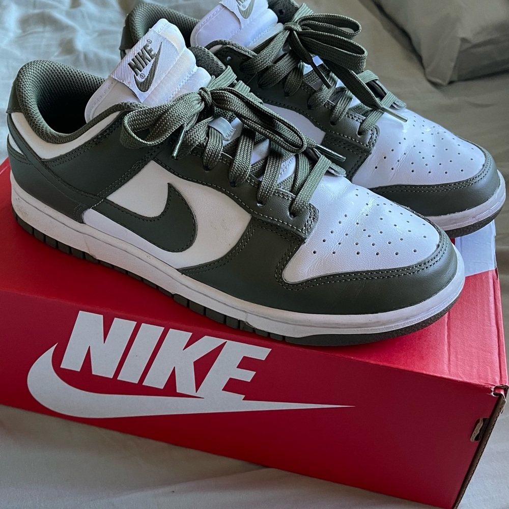 Nike dunk low olive green
